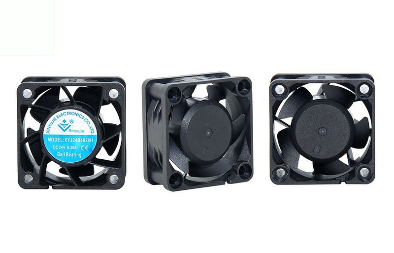 How to Troubleshoot the AC Cooling Fan in a 2007 Volkswagen Beetle?